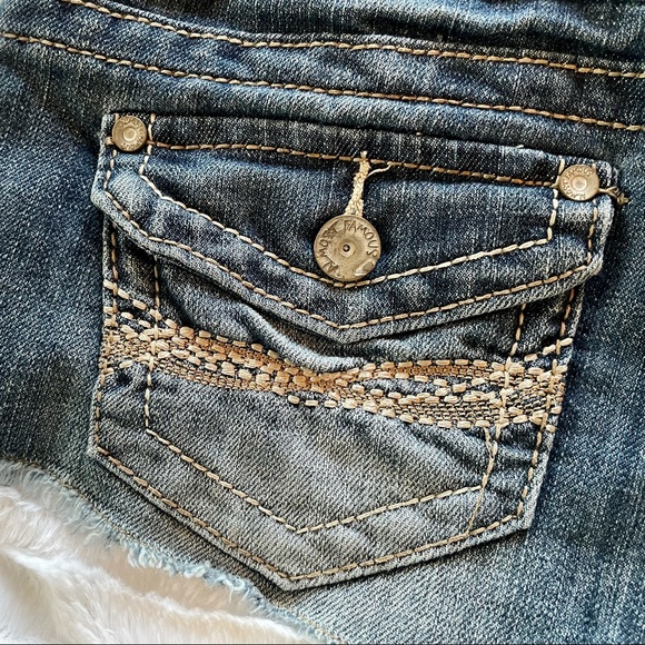 Almost Famous Shorts - Picture 5 of 7